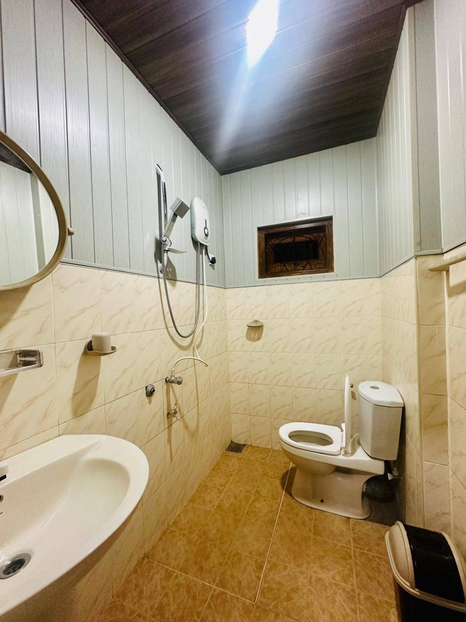 Abc Guest Inn & Restaurant ハプタレー エクステリア 写真