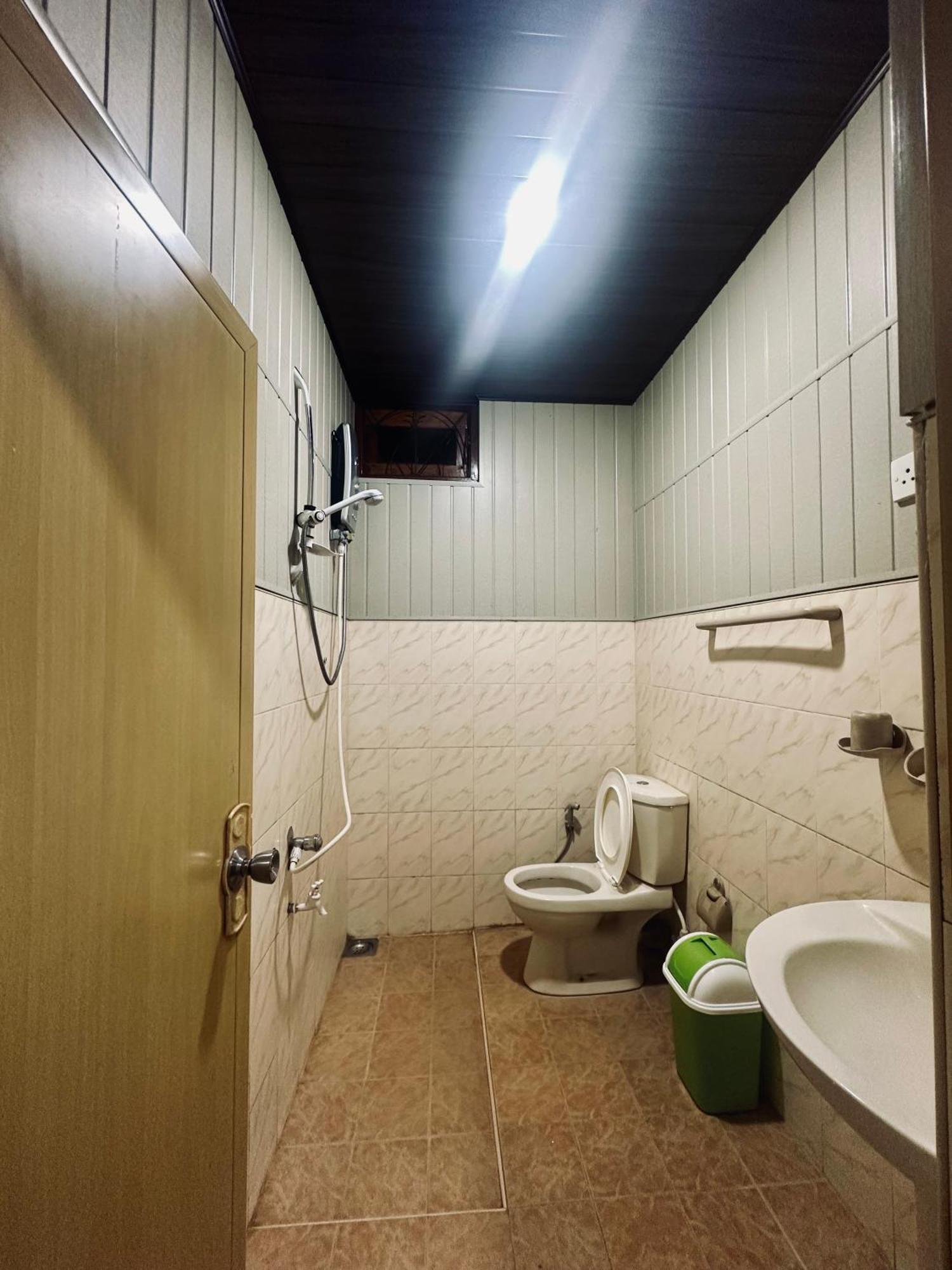 Abc Guest Inn & Restaurant ハプタレー エクステリア 写真