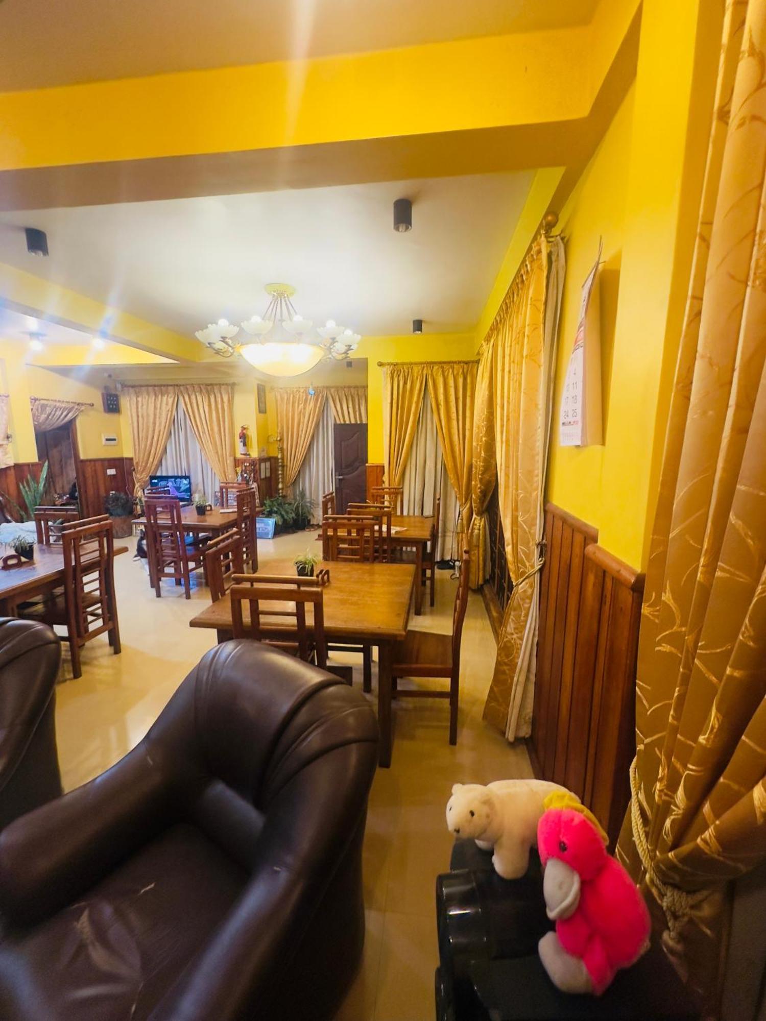Abc Guest Inn & Restaurant ハプタレー エクステリア 写真