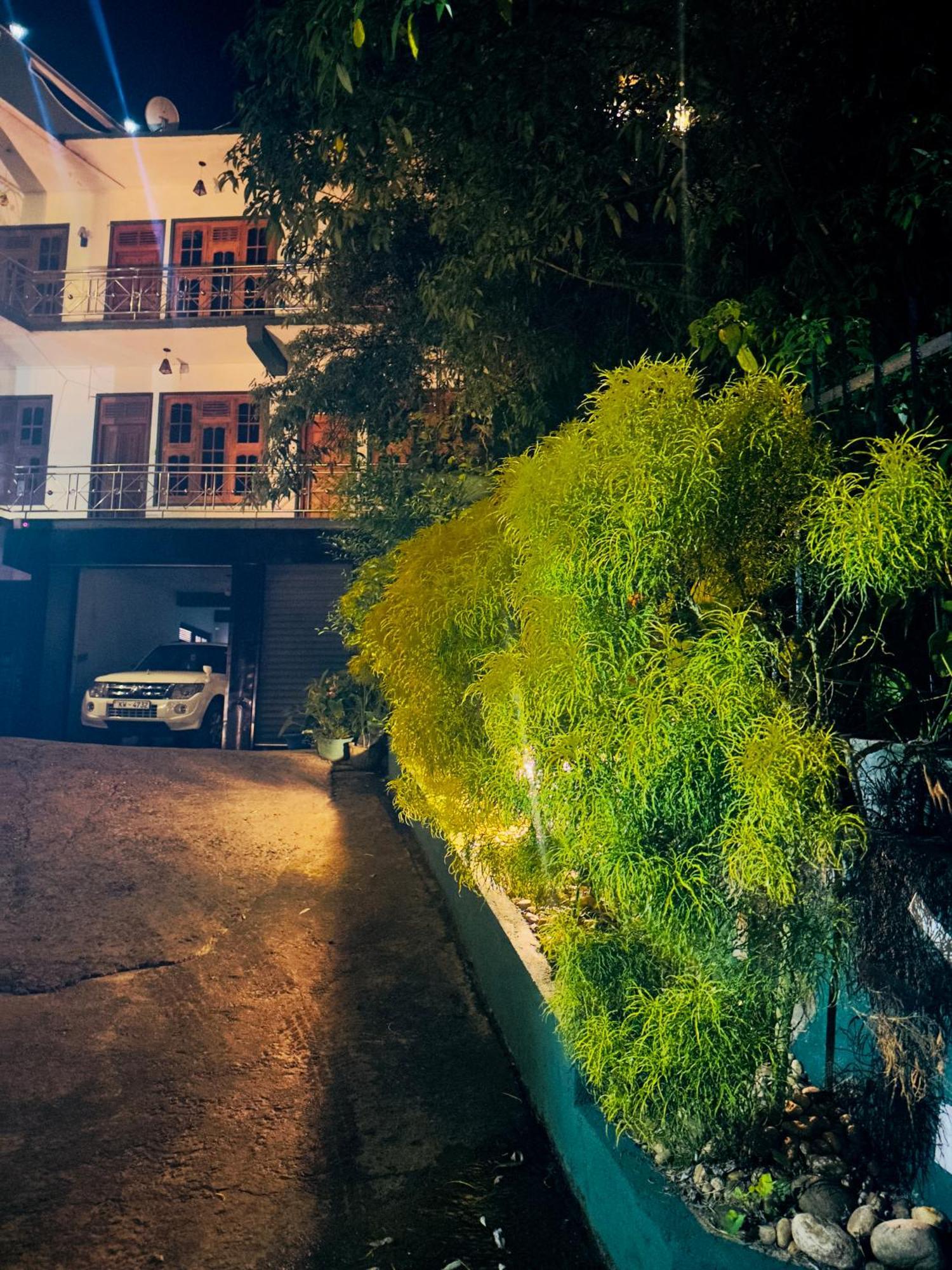 Abc Guest Inn & Restaurant ハプタレー エクステリア 写真